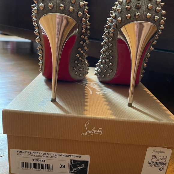Beautiful Christian Louboutin FOLLIES SPIKES 100 Studs Glitter pumps. - Picture 5 of 9